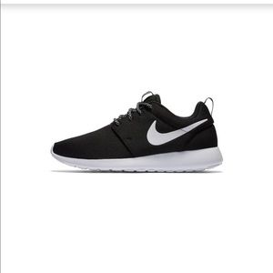 Nike Roshe One - Women’s size 8
